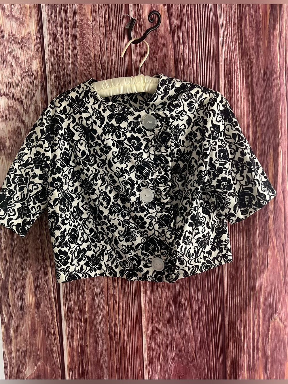 Cropped vintage Black & White Floral All Cotton Women's Top